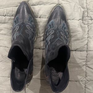 Chic Black Ankle Boots with Blue Embroidery